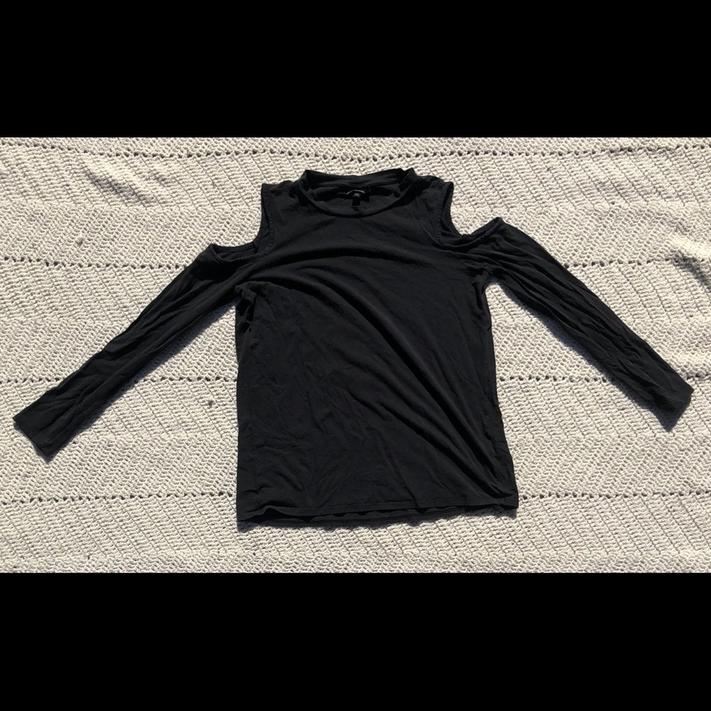 Black long sleeve cold shoulder shirt